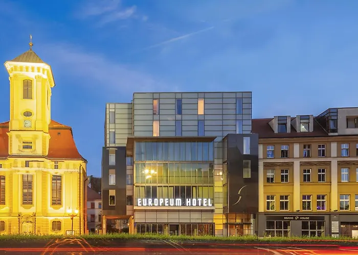 يوروبيوم فندق 3*